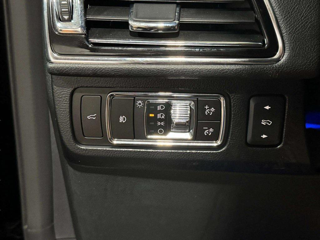 used 2023 Lincoln Navigator car, priced at $67,995