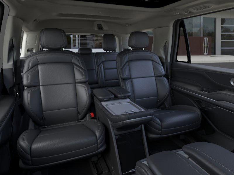 new 2025 Lincoln Navigator car, priced at $106,055