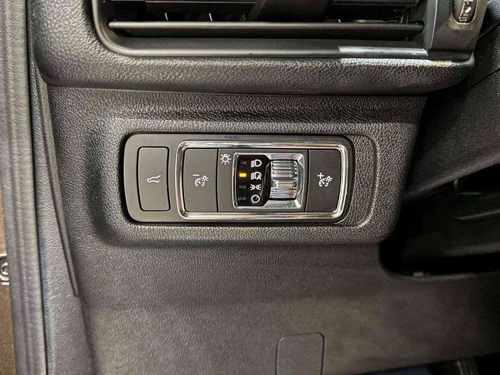 used 2022 Lincoln Corsair car, priced at $25,995