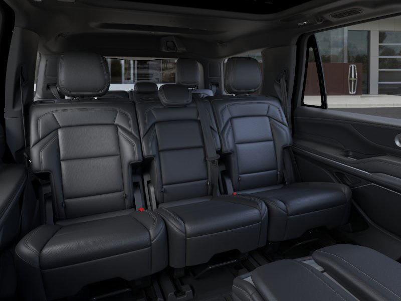 new 2025 Lincoln Navigator car, priced at $103,885