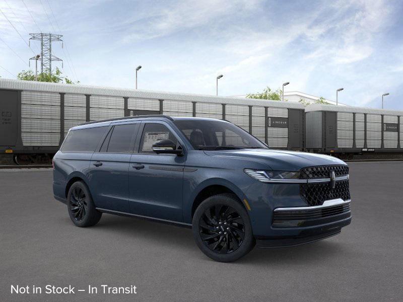 new 2025 Lincoln Navigator car, priced at $110,304