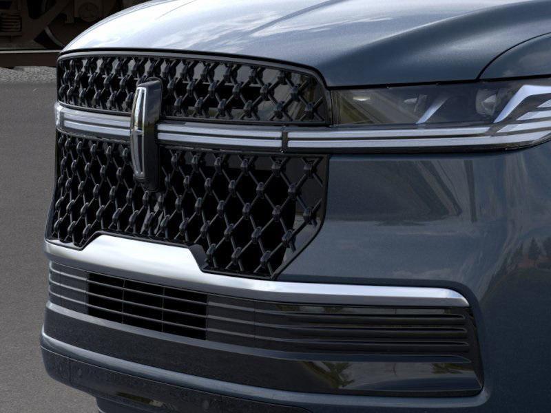 new 2025 Lincoln Navigator car, priced at $110,304