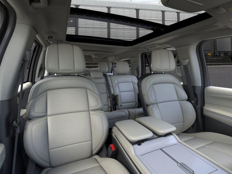 new 2025 Lincoln Navigator car, priced at $104,120