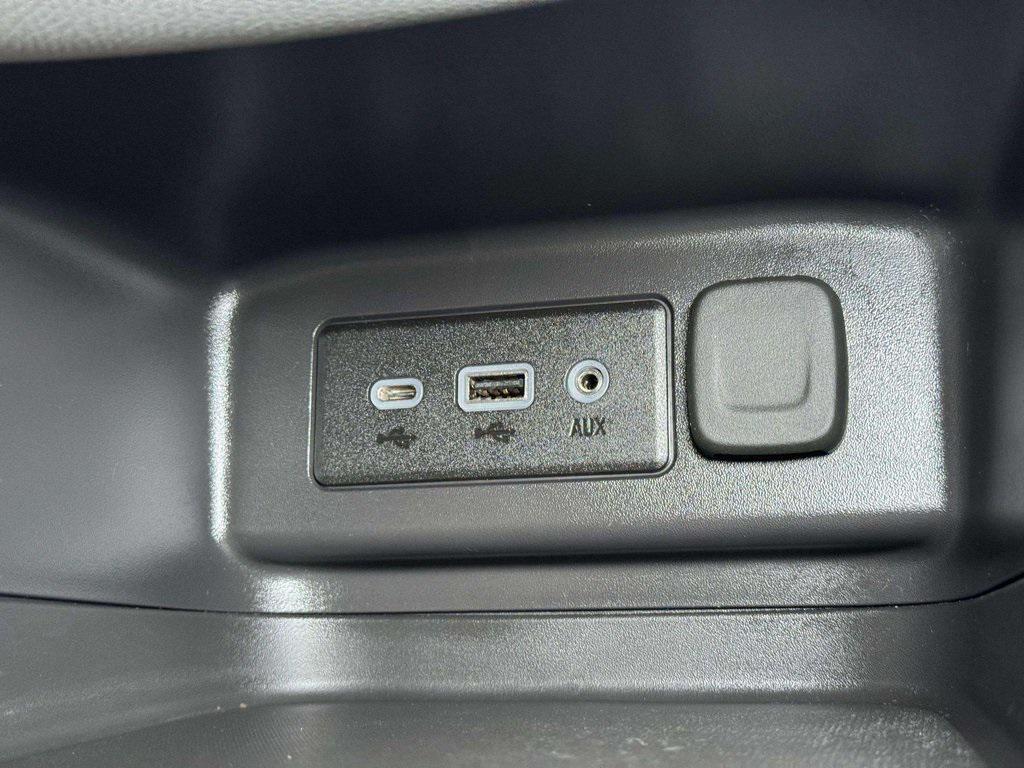 used 2024 Chevrolet Equinox car, priced at $21,995