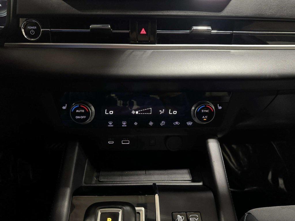 used 2024 Mitsubishi Outlander PHEV car, priced at $29,995