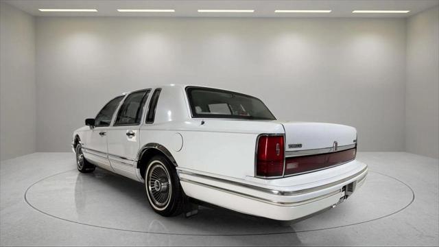 used 1991 Lincoln Town Car car, priced at $17,995