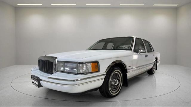 used 1991 Lincoln Town Car car, priced at $17,995