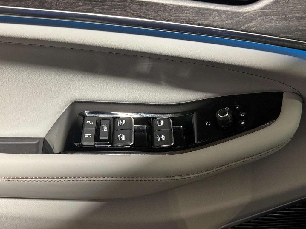 used 2022 Jeep Grand Cherokee 4xe car, priced at $31,995