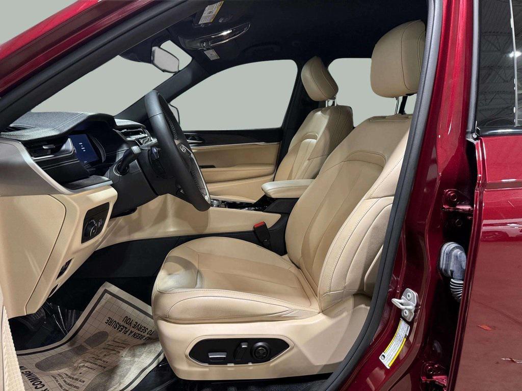 used 2023 Jeep Grand Cherokee car, priced at $28,995