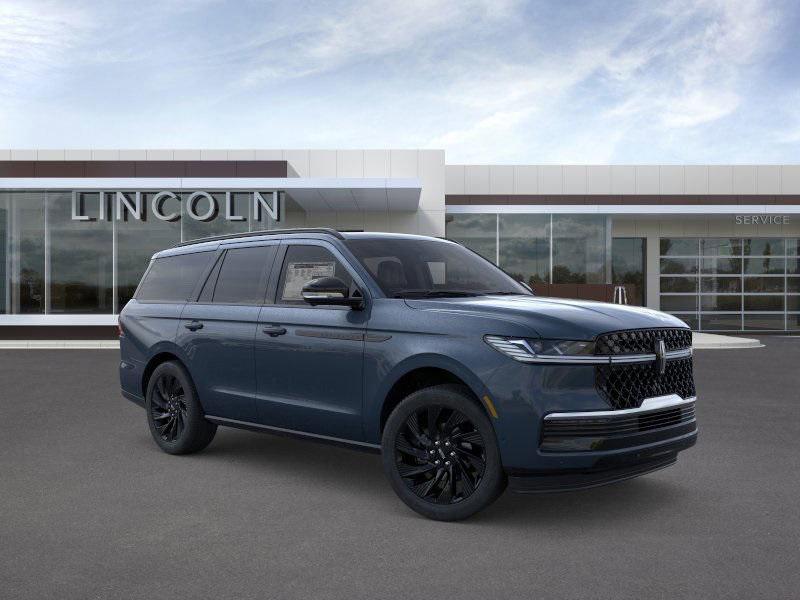 new 2025 Lincoln Navigator car, priced at $104,678