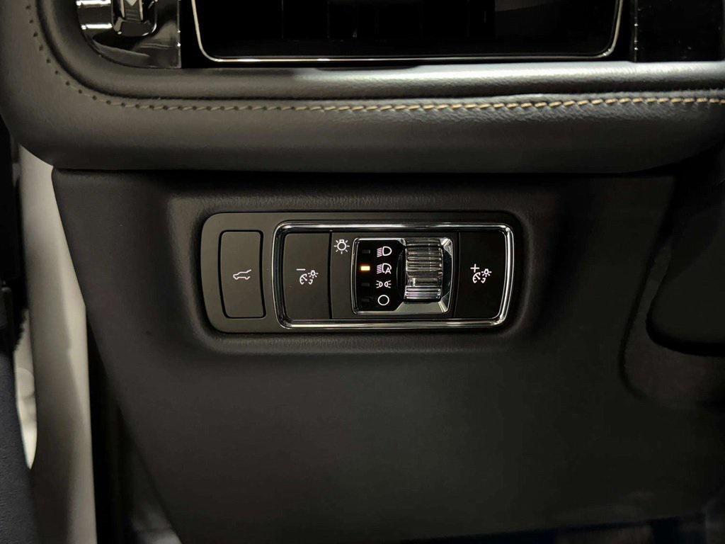 used 2025 Lincoln Aviator car, priced at $68,995