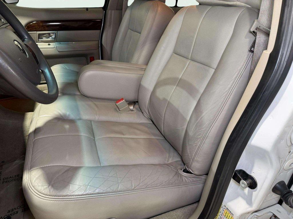 used 2008 Mercury Grand Marquis car, priced at $12,987