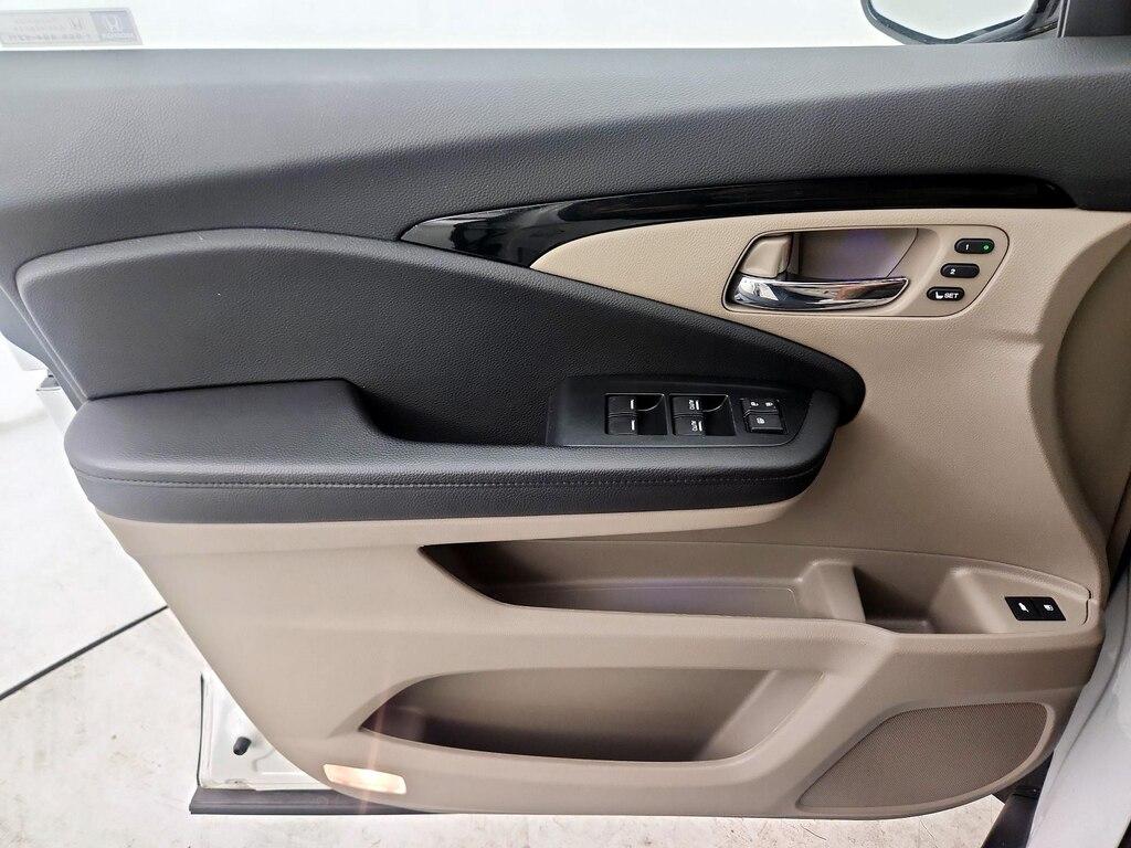 used 2022 Honda Pilot car, priced at $37,998