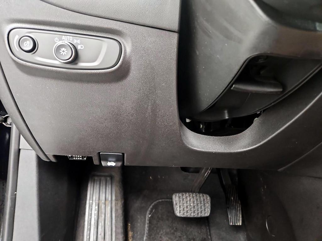 used 2022 Chevrolet Equinox car, priced at $19,998