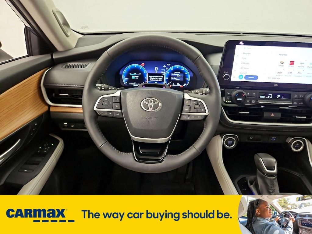 used 2025 Toyota Grand Highlander car, priced at $58,998