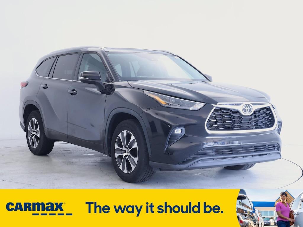 used 2022 Toyota Highlander car, priced at $34,998