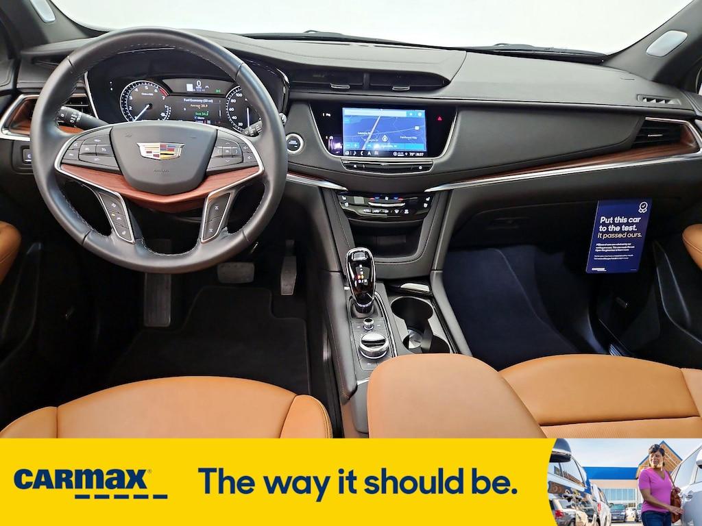 used 2024 Cadillac XT5 car, priced at $46,998