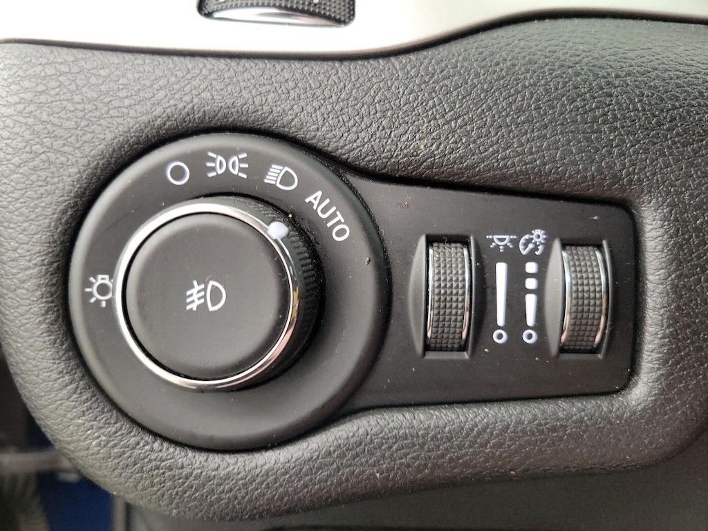 used 2018 Jeep Cherokee car, priced at $13,998
