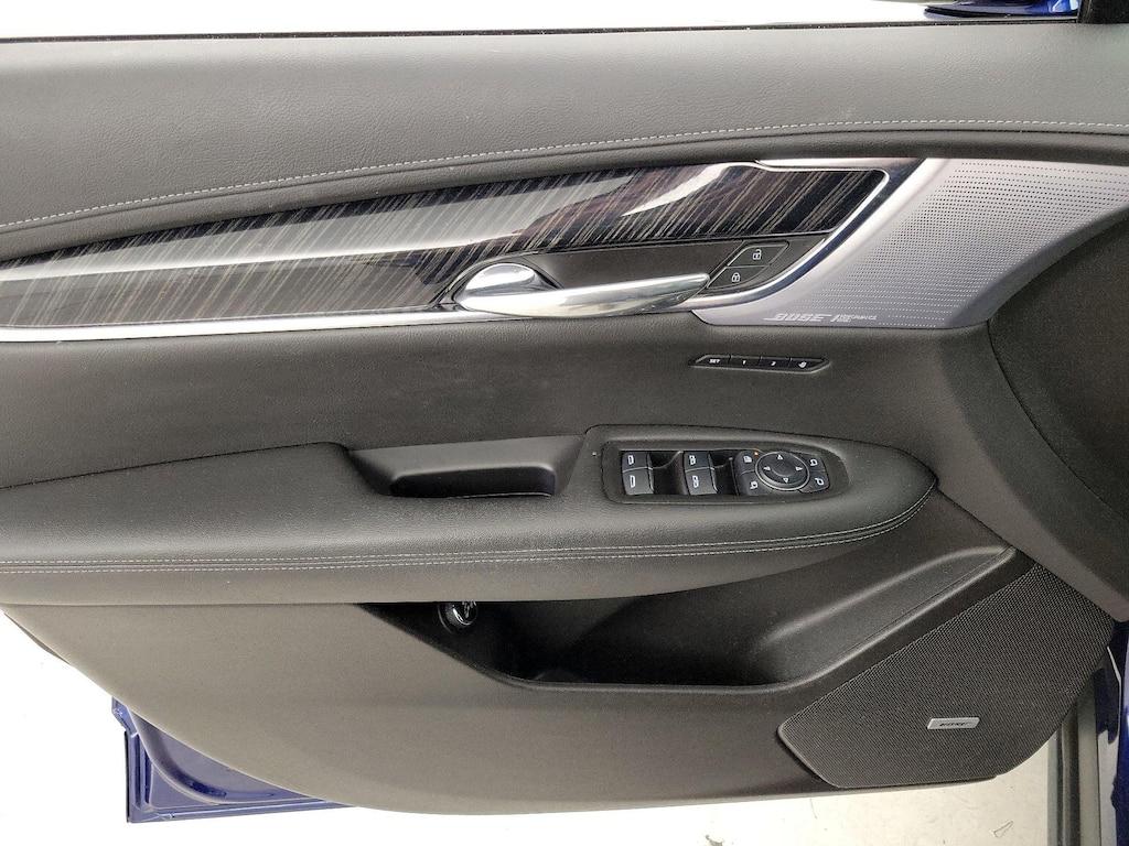 used 2023 Cadillac XT6 car, priced at $42,998