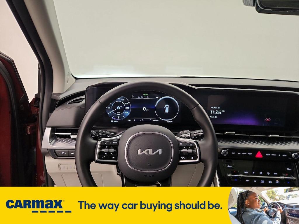 used 2024 Kia Carnival car, priced at $44,998