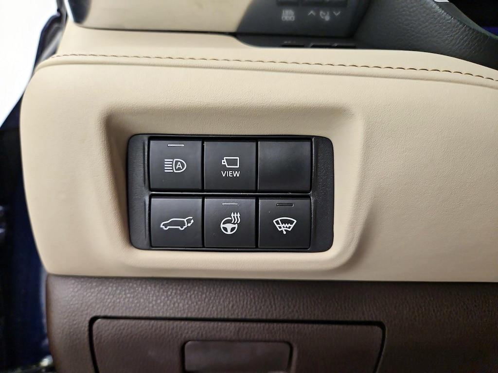 used 2022 Toyota Highlander car, priced at $39,998