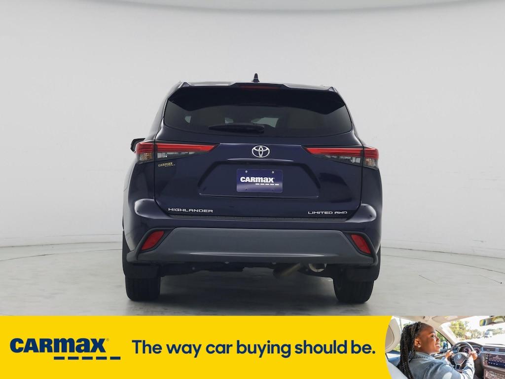 used 2022 Toyota Highlander car, priced at $39,998