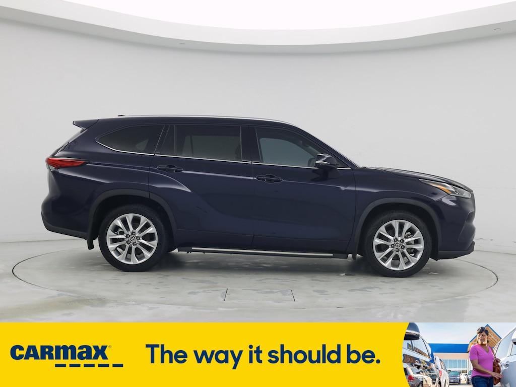 used 2022 Toyota Highlander car, priced at $39,998