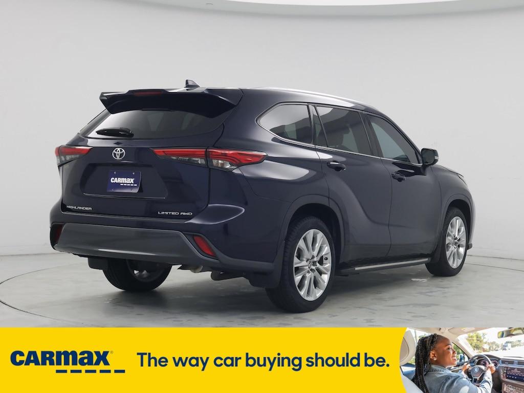 used 2022 Toyota Highlander car, priced at $39,998