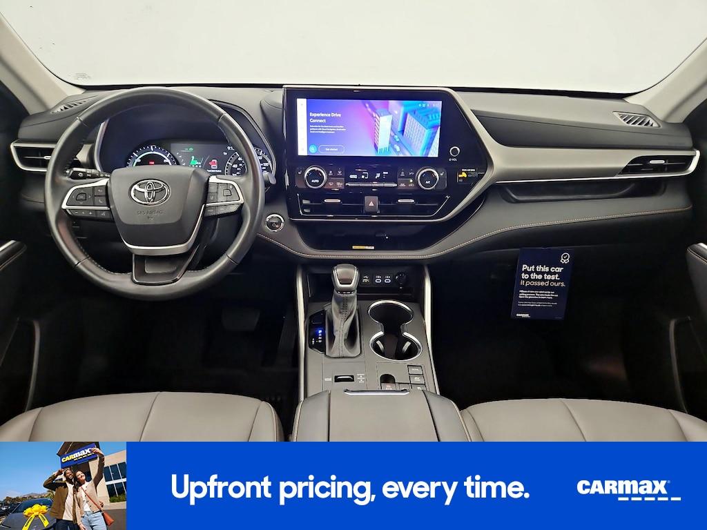 used 2023 Toyota Highlander Hybrid car, priced at $39,998