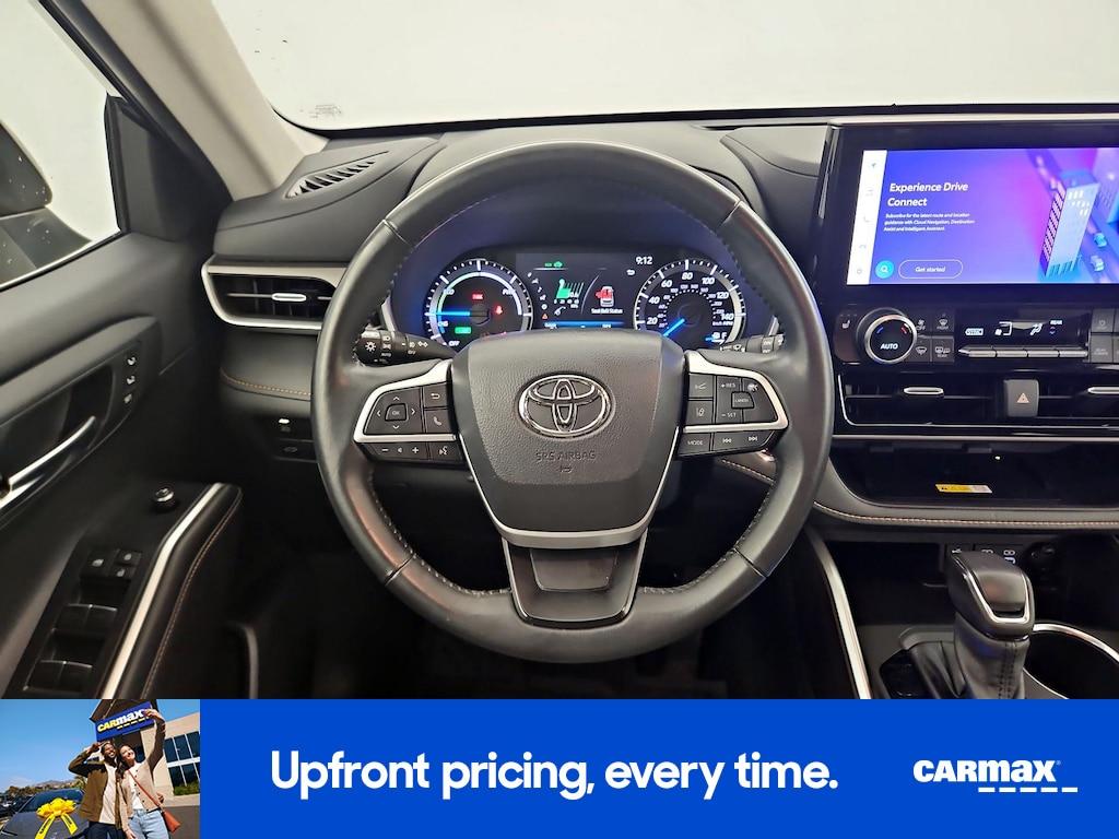 used 2023 Toyota Highlander Hybrid car, priced at $39,998