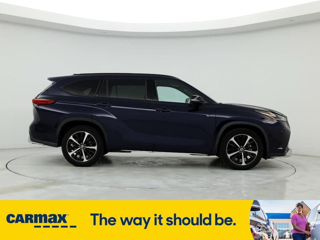 used 2022 Toyota Highlander car, priced at $37,998