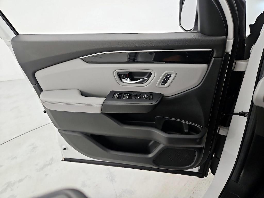 used 2025 Honda Pilot car, priced at $44,998