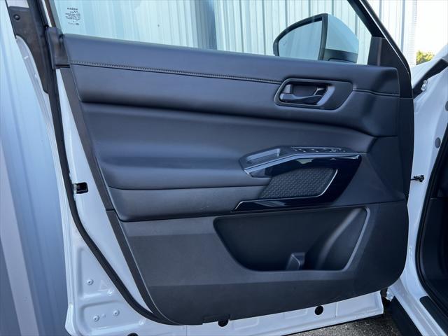 new 2025 Nissan Pathfinder car, priced at $44,595