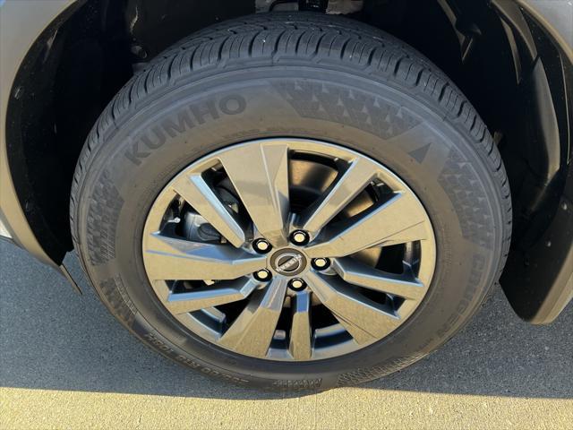 new 2025 Nissan Pathfinder car, priced at $44,595
