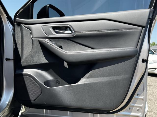 new 2025 Nissan Rogue car, priced at $44,925