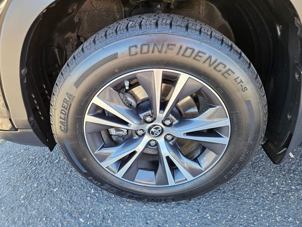 used 2018 Toyota Highlander Hybrid car, priced at $20,888