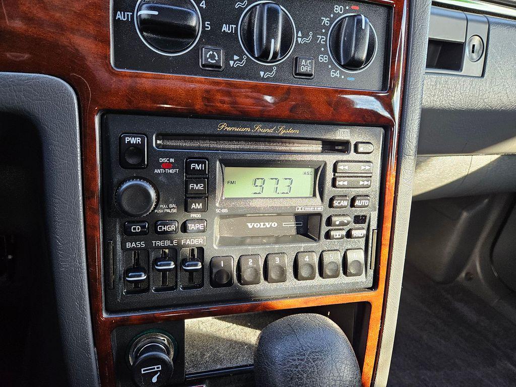 used 1996 Volvo 960 car, priced at $4,499