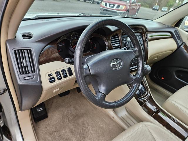 used 2002 Toyota Highlander car, priced at $6,999