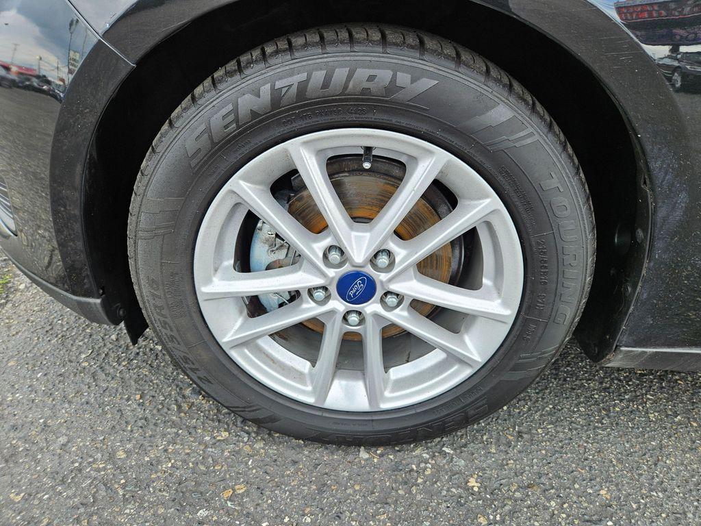 used 2015 Ford Focus car, priced at $5,999