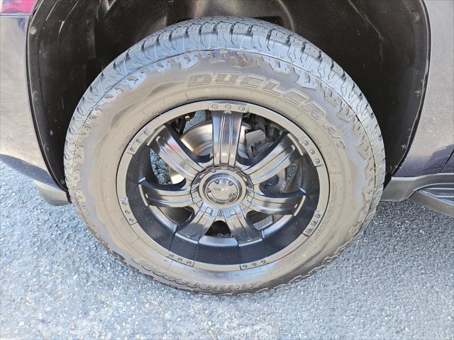 used 2009 Chevrolet Suburban car, priced at $13,999