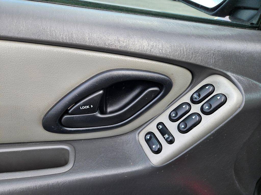 used 2006 Ford Escape car, priced at $2,999