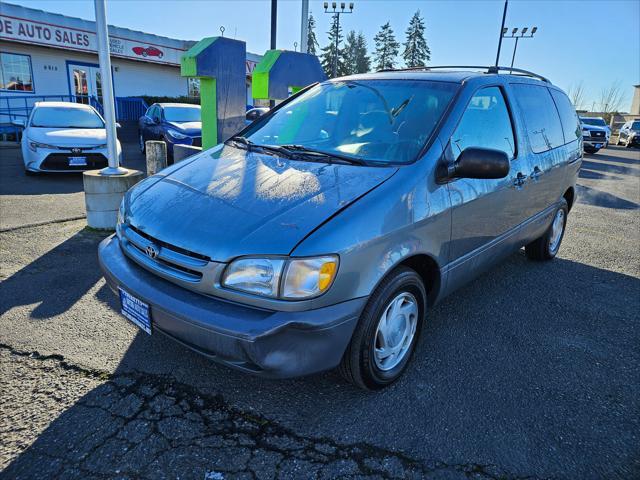 used 1998 Toyota Sienna car, priced at $3,499