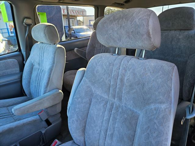 used 1998 Toyota Sienna car, priced at $3,499