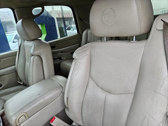 used 2006 Cadillac Escalade car, priced at $3,999