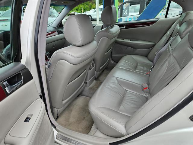 used 2004 Lexus ES 330 car, priced at $10,999