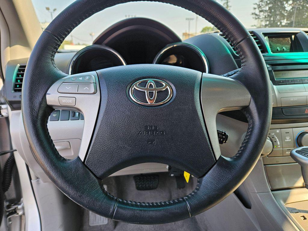 used 2009 Toyota Highlander car, priced at $6,499