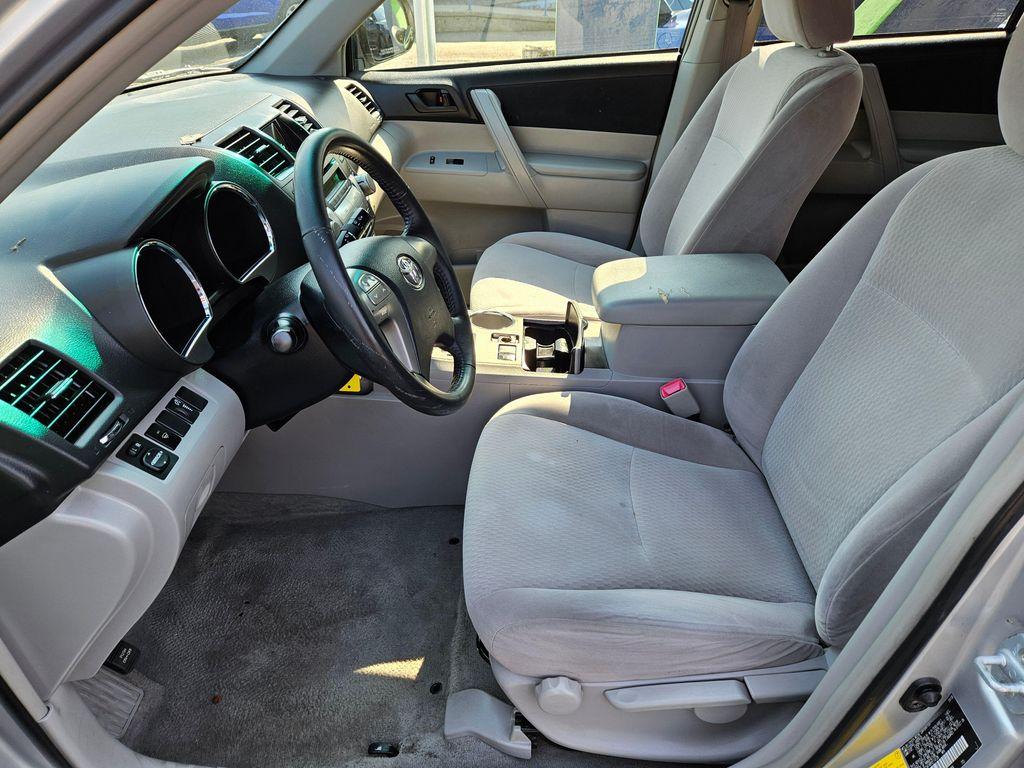 used 2009 Toyota Highlander car, priced at $6,499