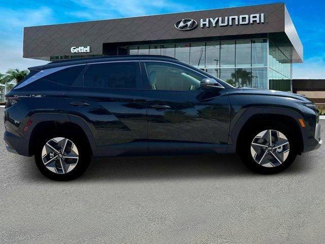 new 2025 Hyundai TUCSON Hybrid car, priced at $29,958