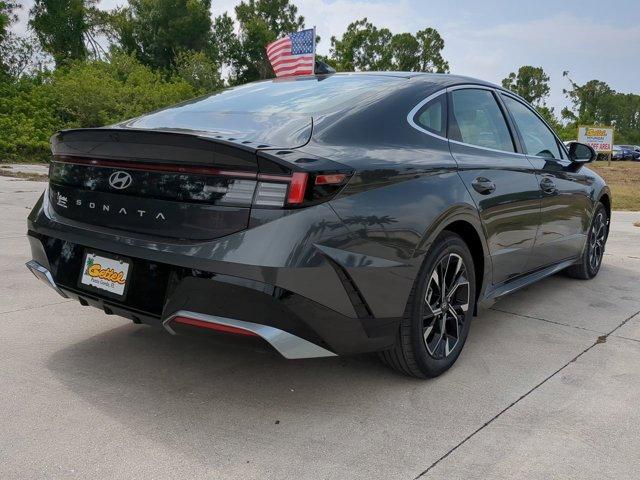 new 2024 Hyundai Sonata car, priced at $28,127