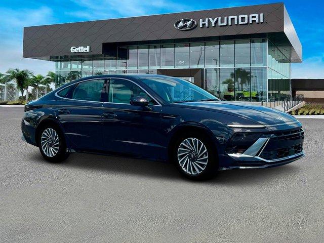 new 2025 Hyundai Sonata Hybrid car, priced at $31,923